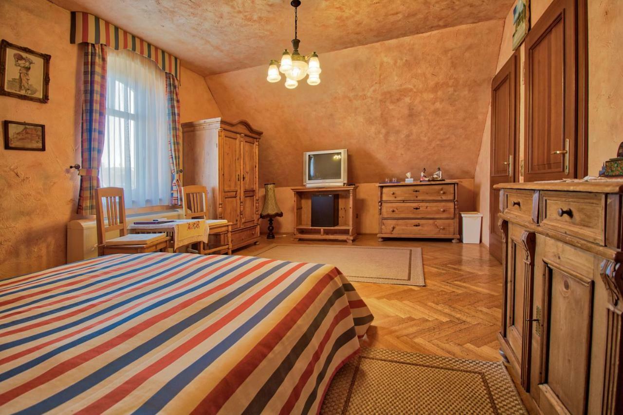 Palazzo Wellness Villa Eger Bagian luar foto
