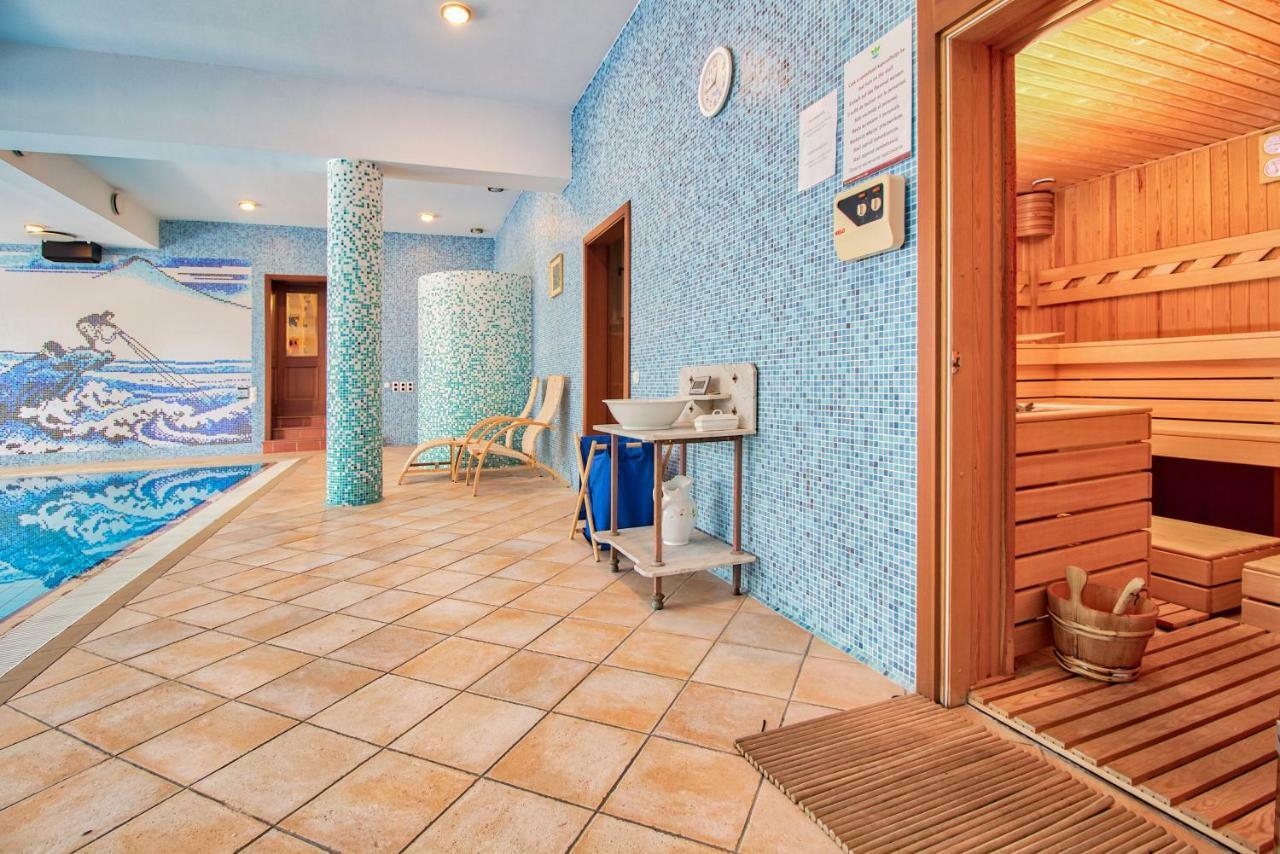 Palazzo Wellness Villa Eger Bagian luar foto